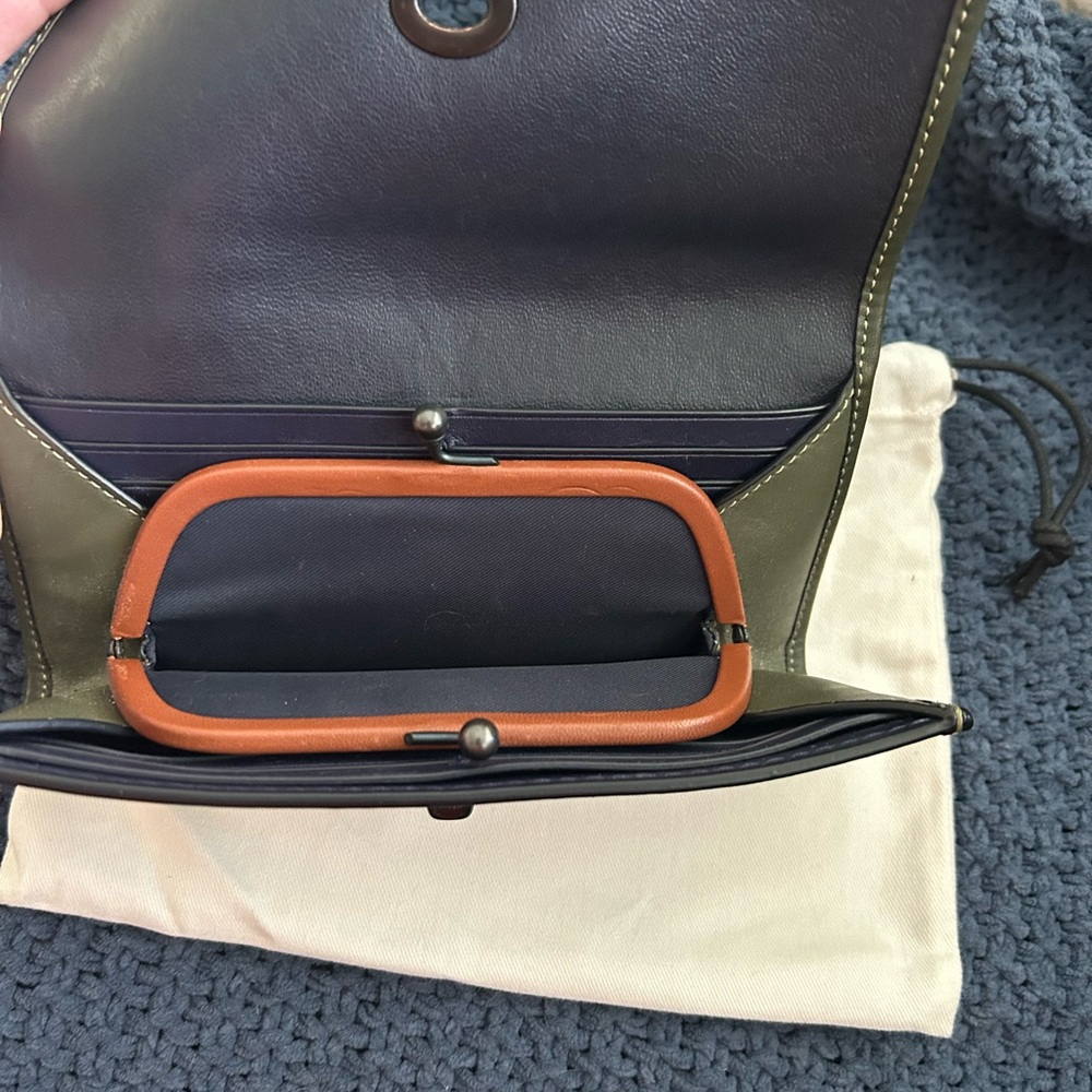 Coach Olive Green Leather Turnlock Wallet*Price Firm* - Picture 6 of 7